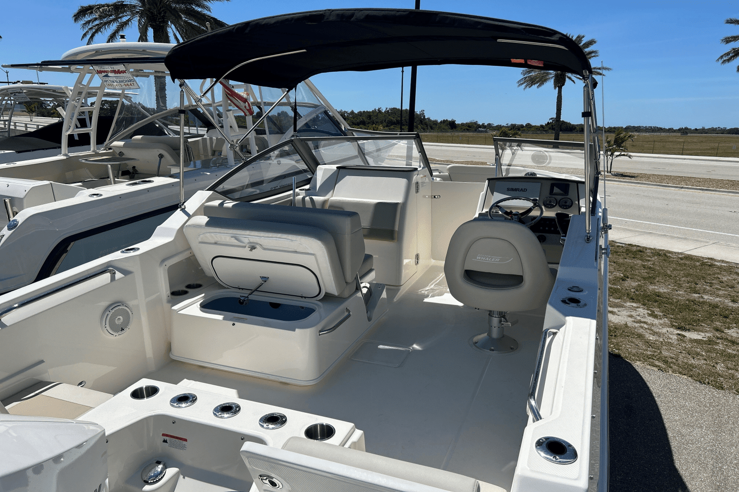 2024 Boston Whaler 210 Vantage Image Thumbnail #5