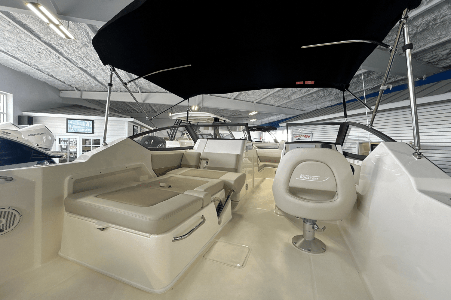 2024 Boston Whaler 210 Vantage Image Thumbnail #8