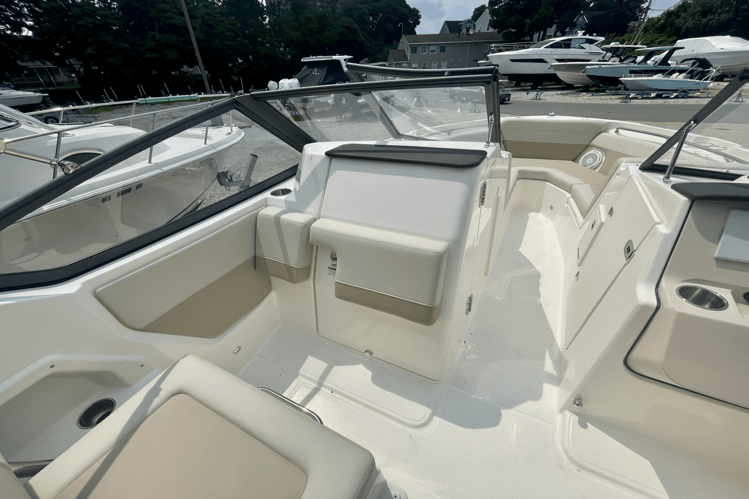 2024 Boston Whaler 210 Vantage Image Thumbnail #12