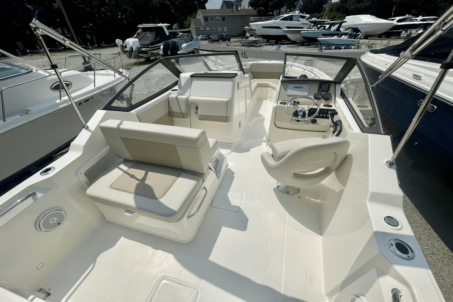 2024 Boston Whaler 210 Vantage Image Thumbnail #8