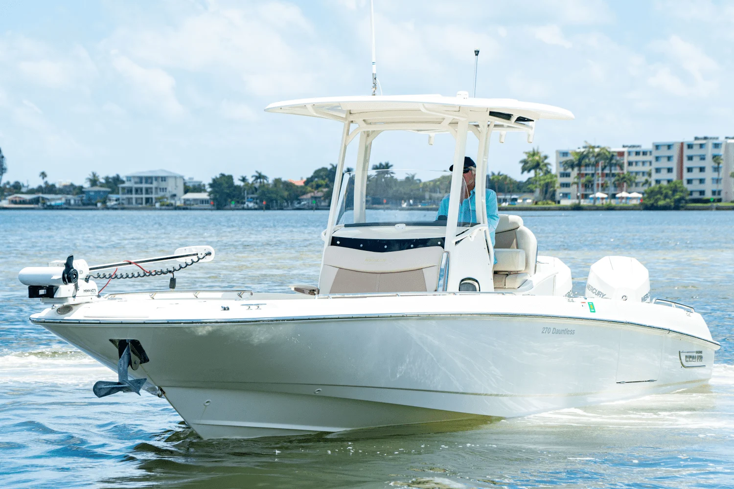 2020 Boston Whaler 270 DAUNTLESS MarineMax St. Petersburg