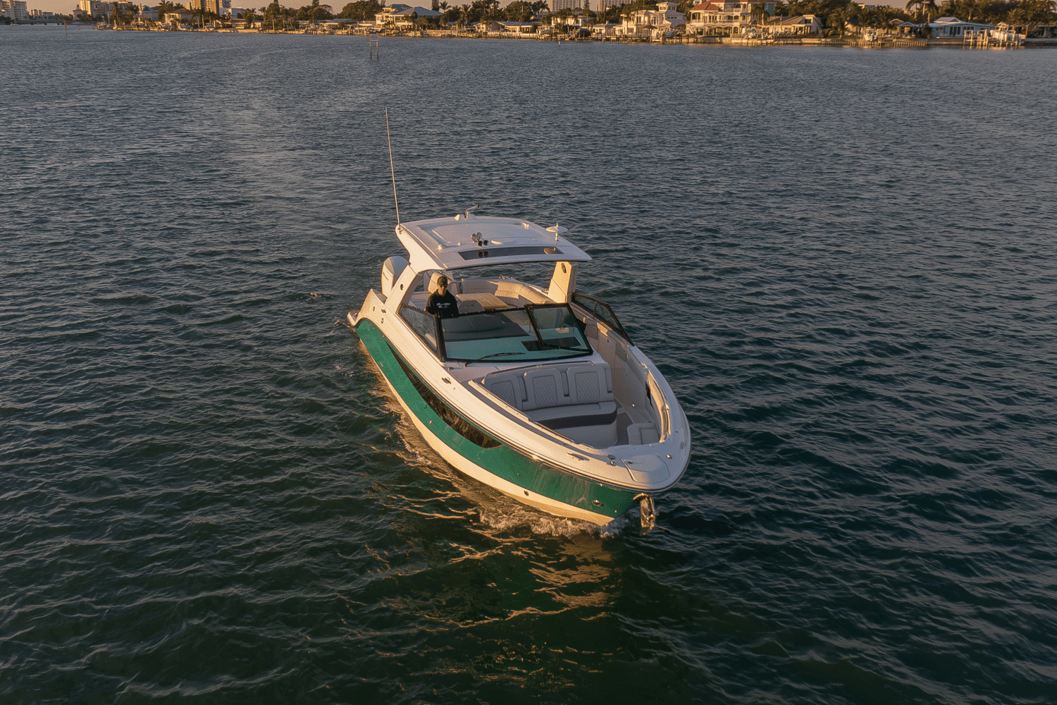 2024 Sea Ray 400 SLX Outboard Image Thumbnail #4