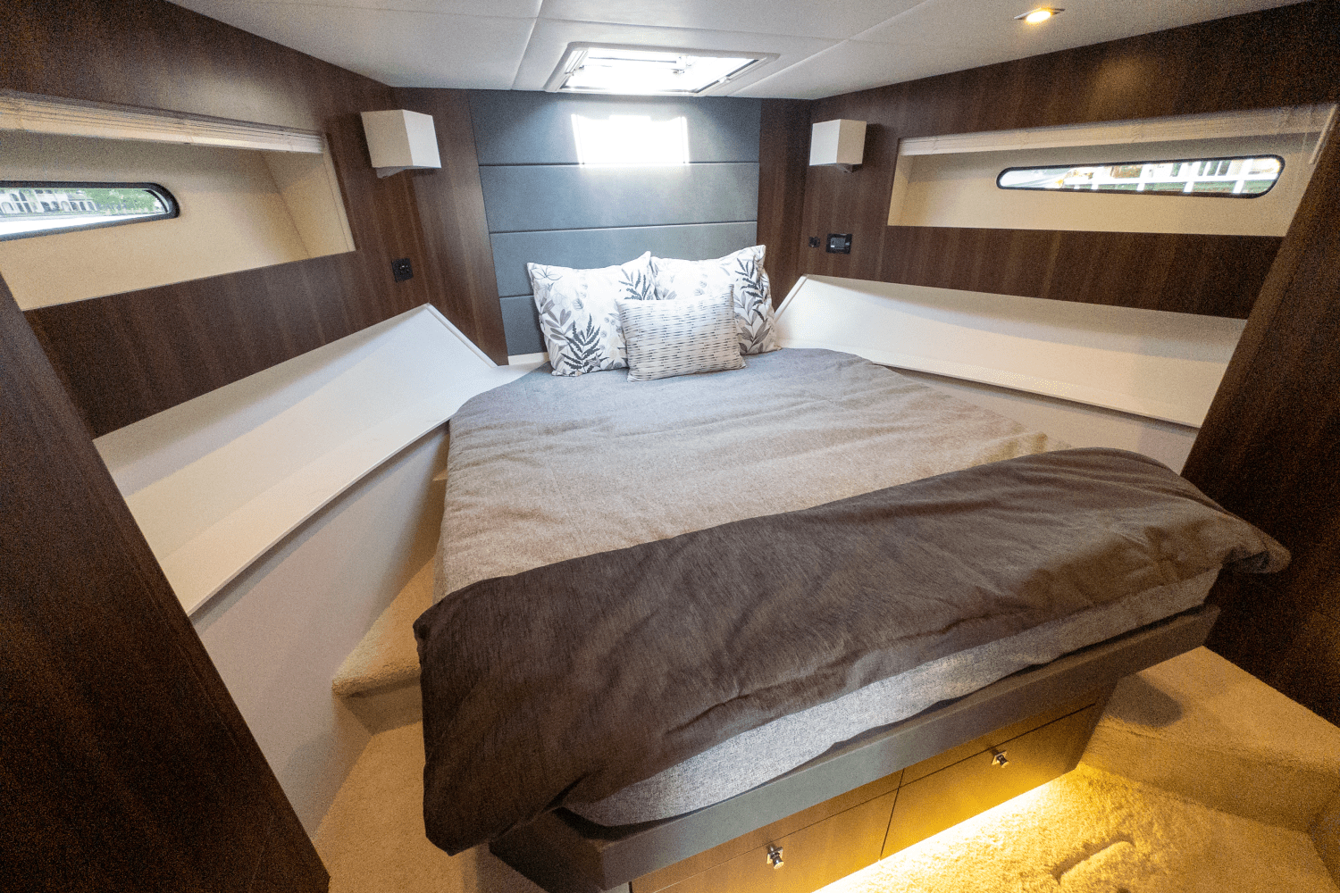2024 Cruisers Yachts 42 Cantius Image Thumbnail #58