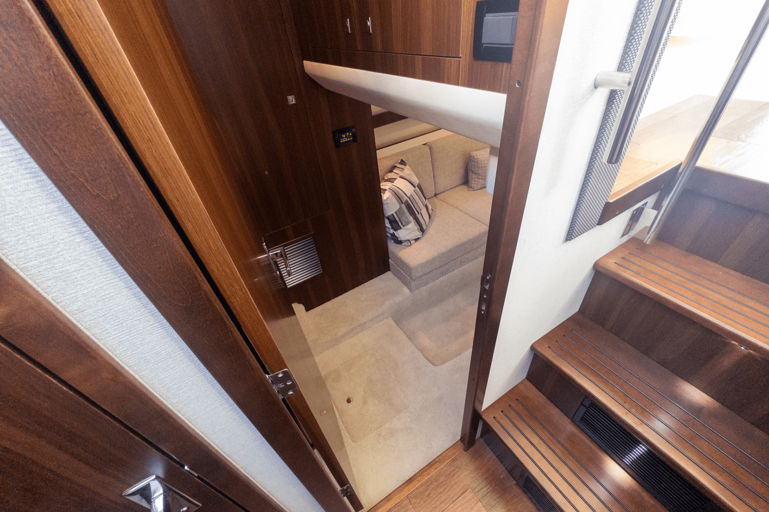 2024 Cruisers Yachts 42 Cantius Image Thumbnail #50
