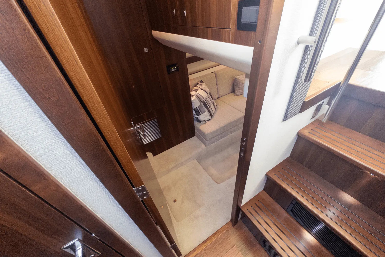 2024 Cruisers Yachts 42 Cantius Image Thumbnail #50