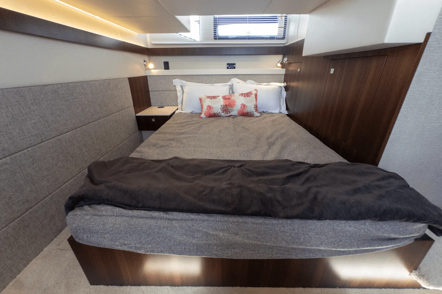 2024 Cruisers Yachts 42 Cantius Image Thumbnail #52