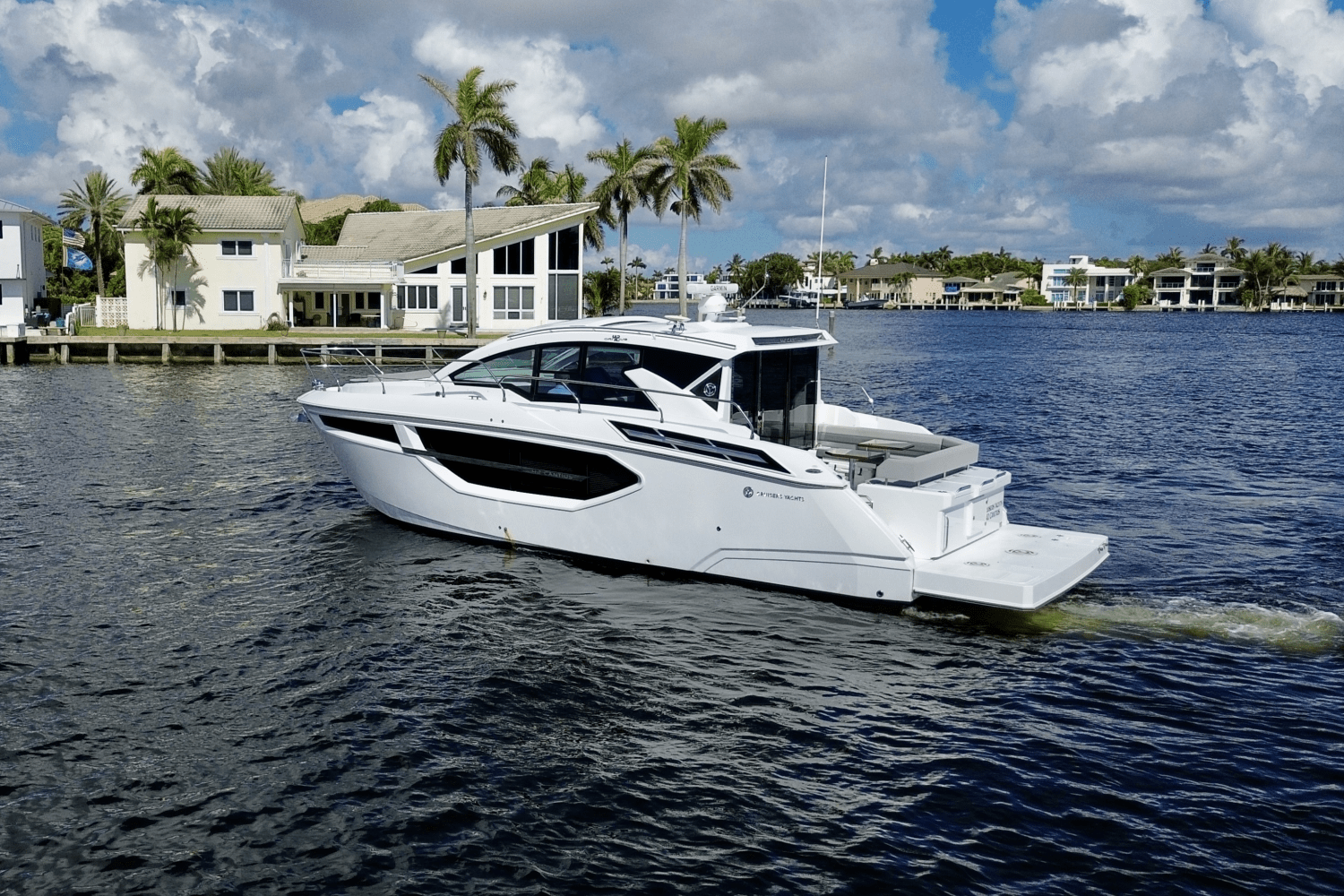 2024 Cruisers Yachts 42 Cantius Image Thumbnail #7