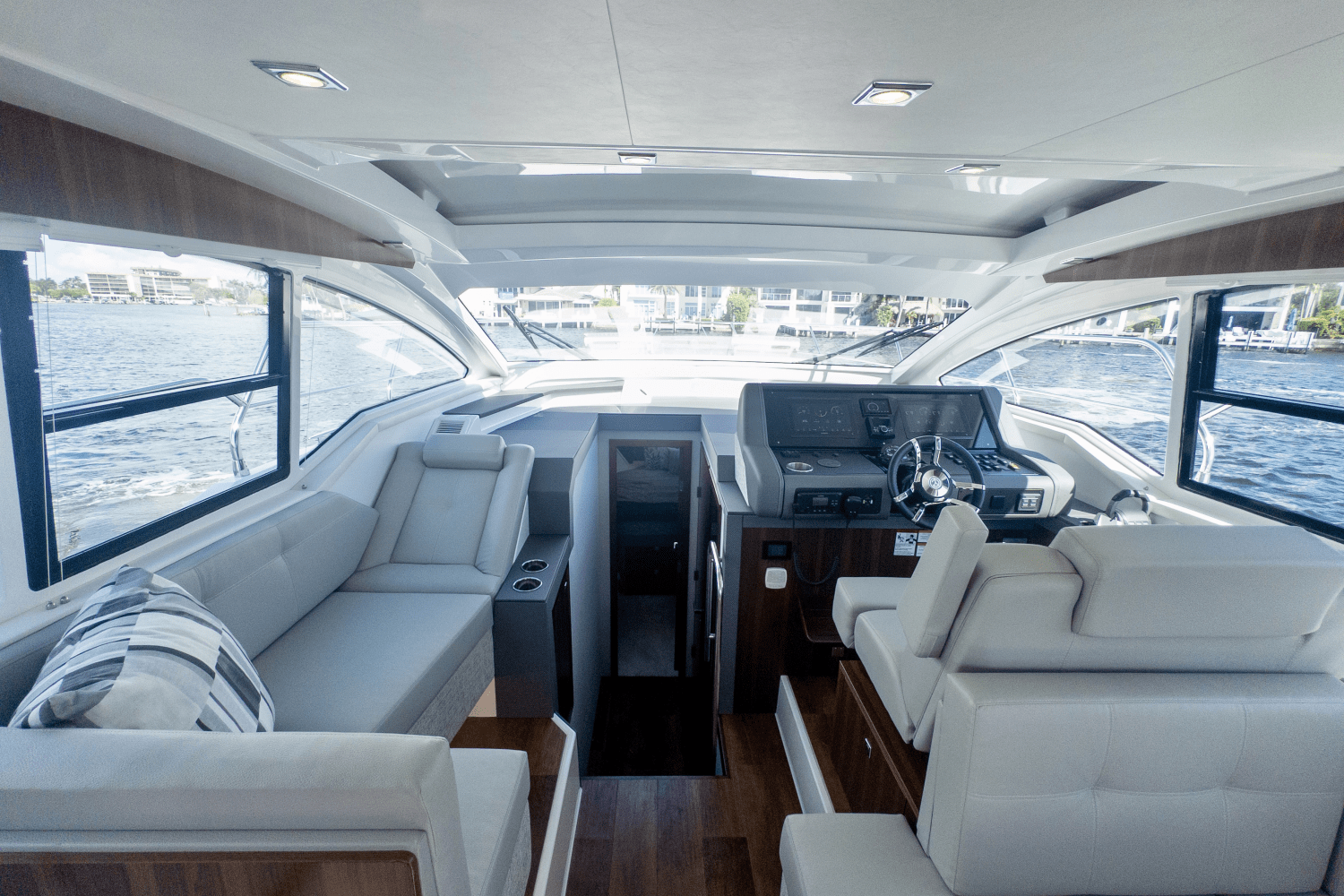 2024 Cruisers Yachts 42 Cantius Image Thumbnail #40