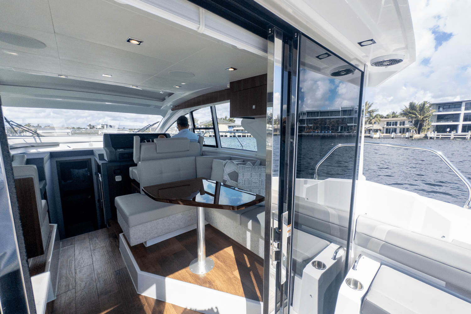 2024 Cruisers Yachts 42 Cantius Image Thumbnail #32