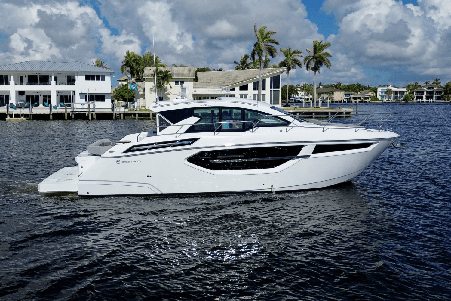 2024 Cruisers Yachts 42 Cantius Image Thumbnail #2