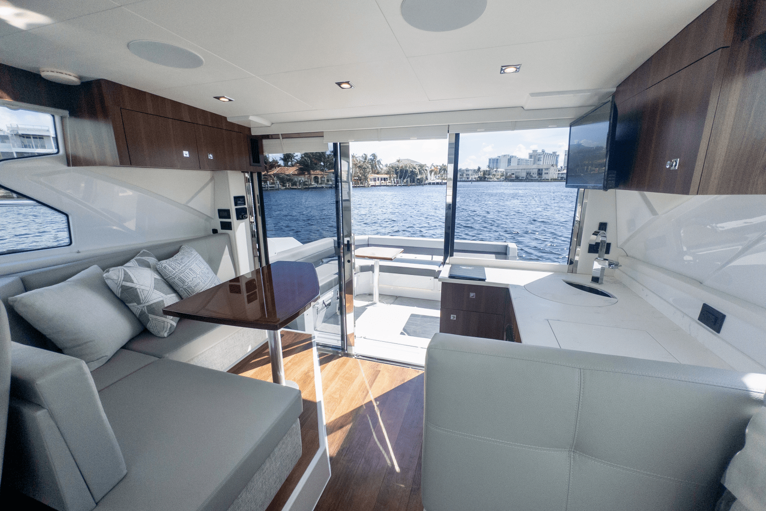 2024 Cruisers Yachts 42 Cantius Image Thumbnail #35