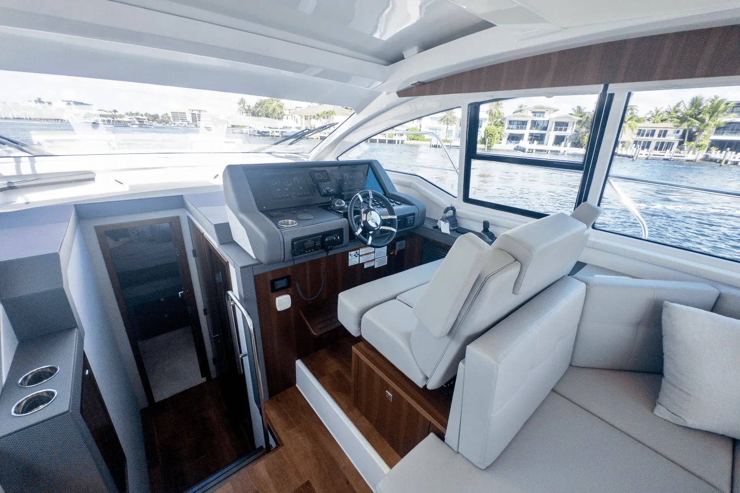 2024 Cruisers Yachts 42 Cantius Image Thumbnail #44