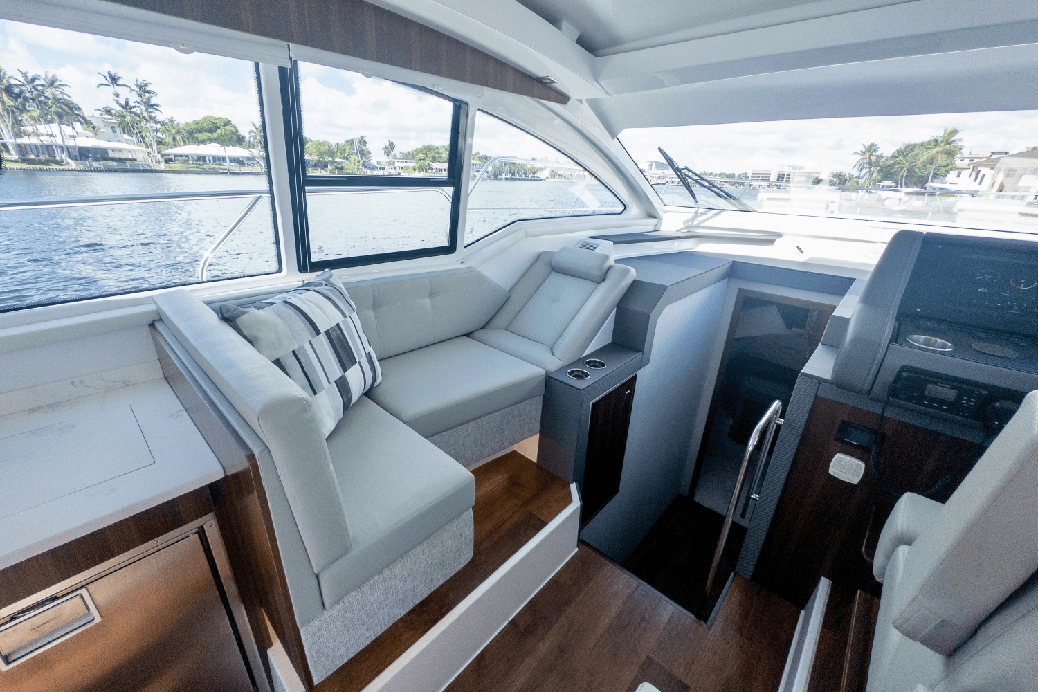 2024 Cruisers Yachts 42 Cantius Image Thumbnail #42