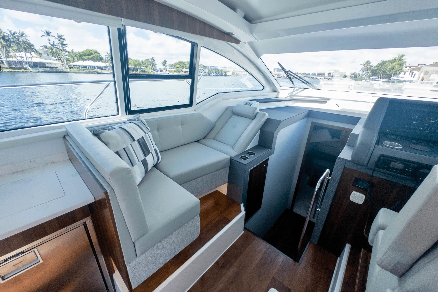 2024 Cruisers Yachts 42 Cantius Image Thumbnail #42