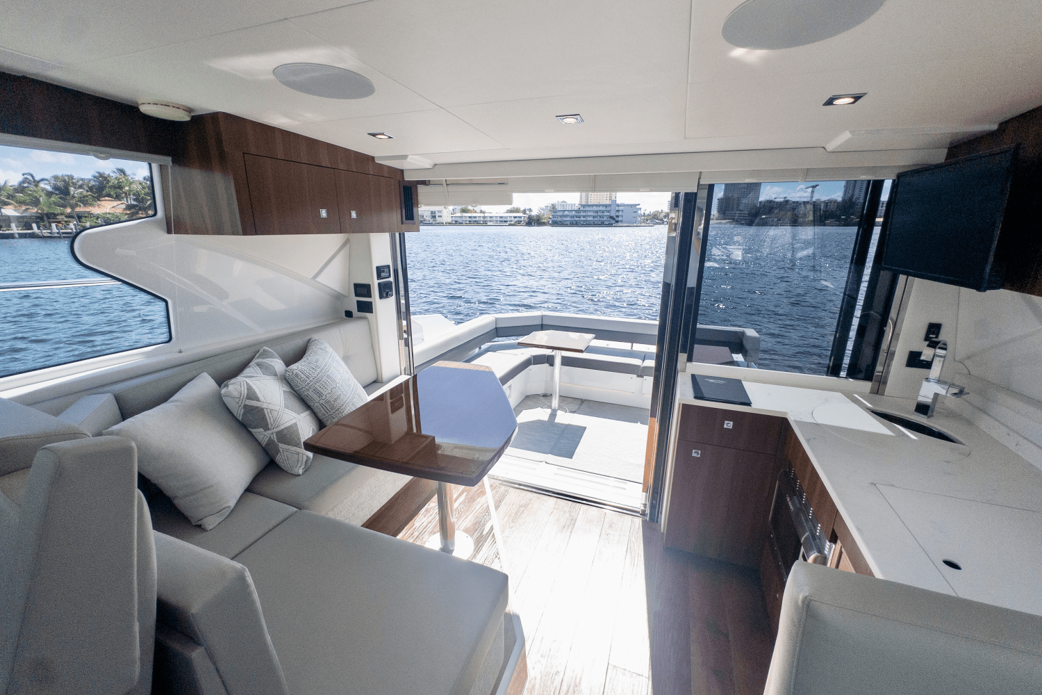 2024 Cruisers Yachts 42 Cantius Image Thumbnail #34