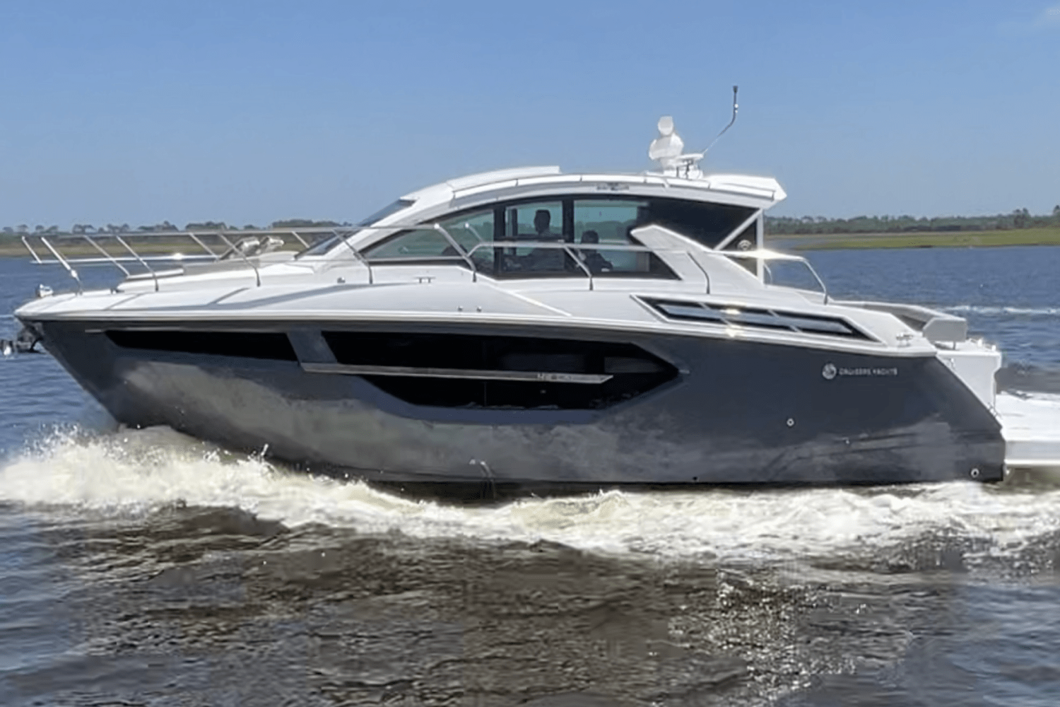 2024 Cruisers Yachts 42 Cantius Image Thumbnail #3