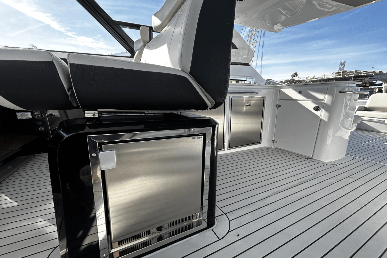 2024 Cruisers Yachts
                                                             50 GLS Outboard Image Thumbnail #10