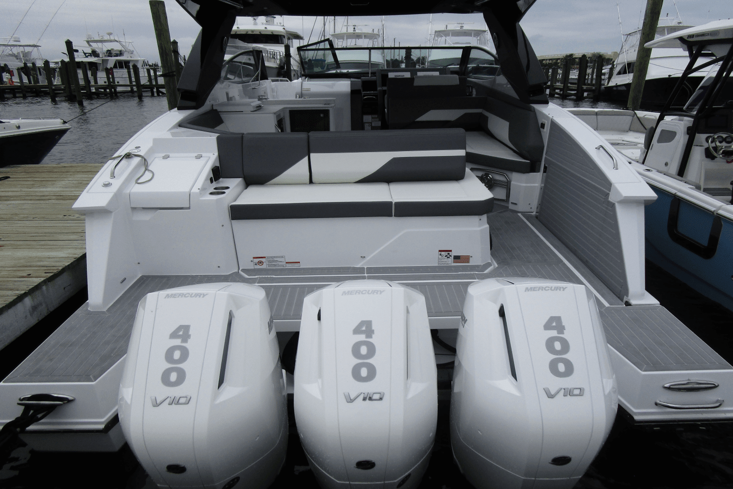 2024 Cruisers Yachts 38 GLS Outboard Image Thumbnail #48