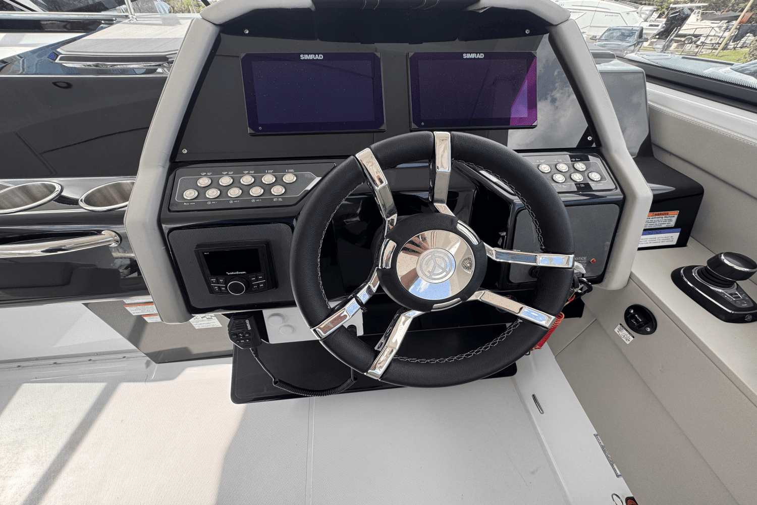 2024 Cruisers Yachts 34 GLS Outboard Image Thumbnail #15