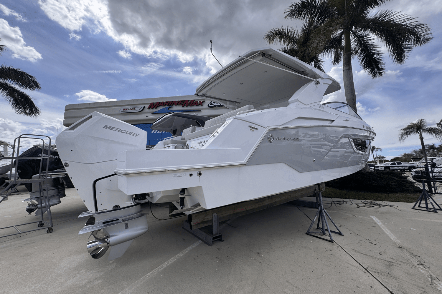 2024 Cruisers Yachts 34 GLS Outboard Image Thumbnail #1