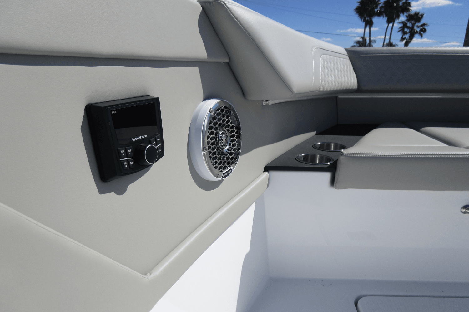 2024 Cruisers Yachts 34 GLS Outboard Image Thumbnail #6