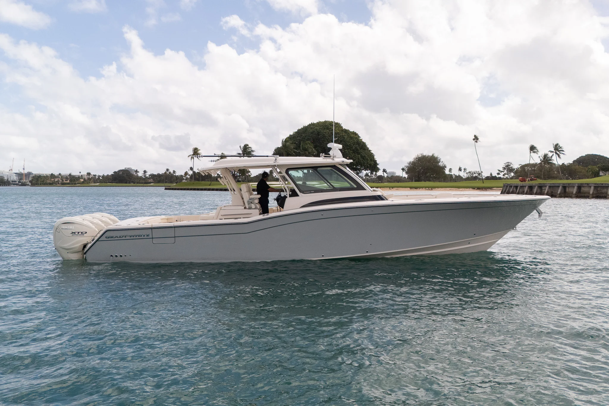 2025 Grady-White Canyon 456 Image Thumbnail #2