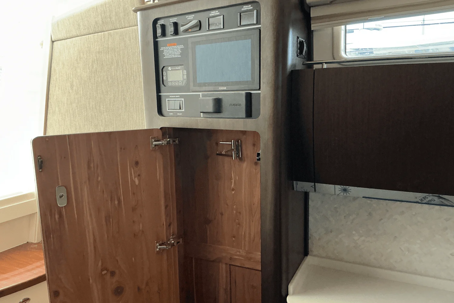 2025 Grady-White Canyon 456 Image Thumbnail #35