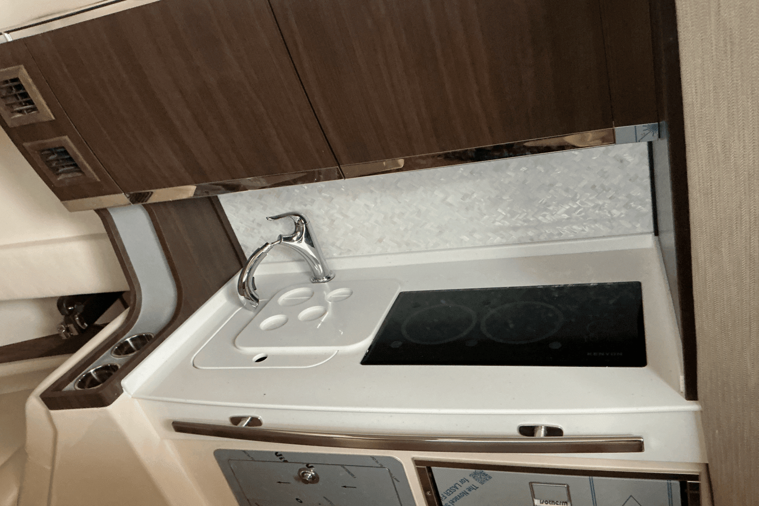 2025 Grady-White Canyon 456 Image Thumbnail #31