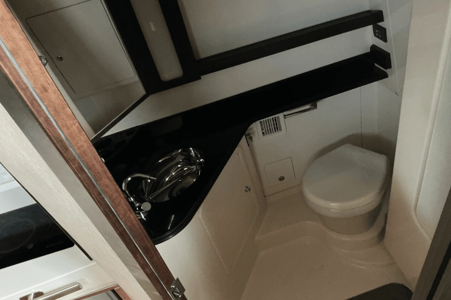 2025 Grady-White Canyon 456 Image Thumbnail #37