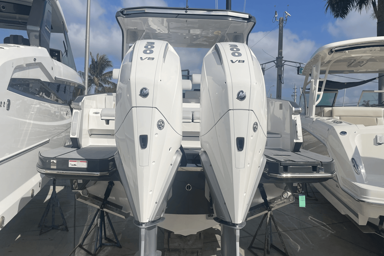 2024 Aviara AV32 Outboard Image Thumbnail #2