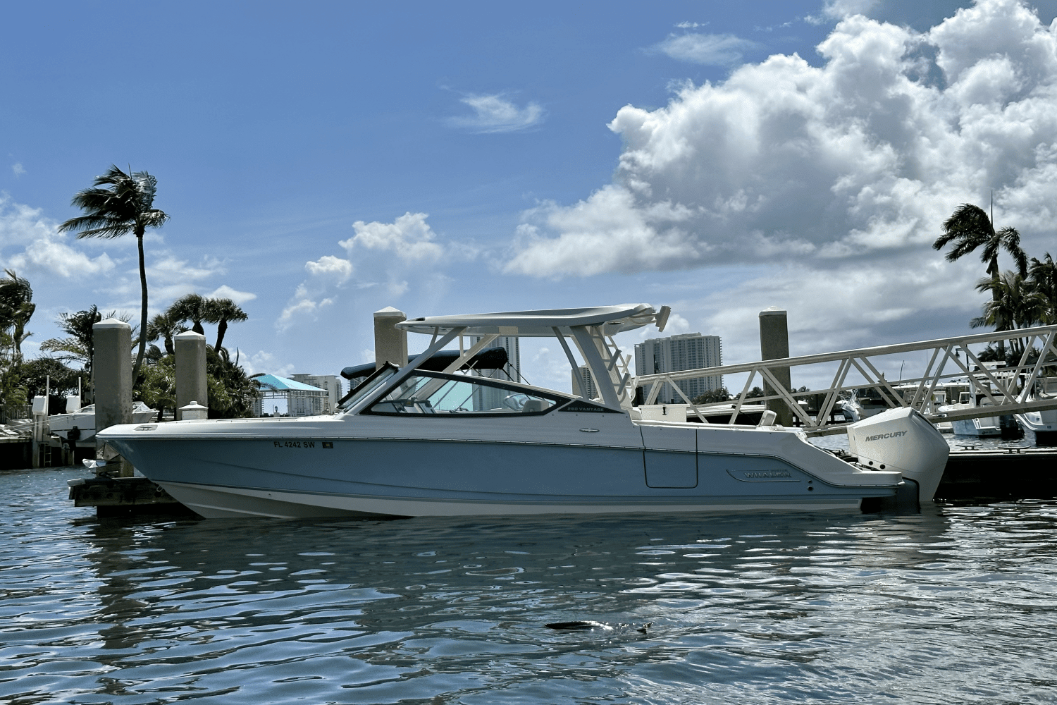 2021 Boston Whaler 280 Vantage MarineMax Palm Beach at PGA Marina