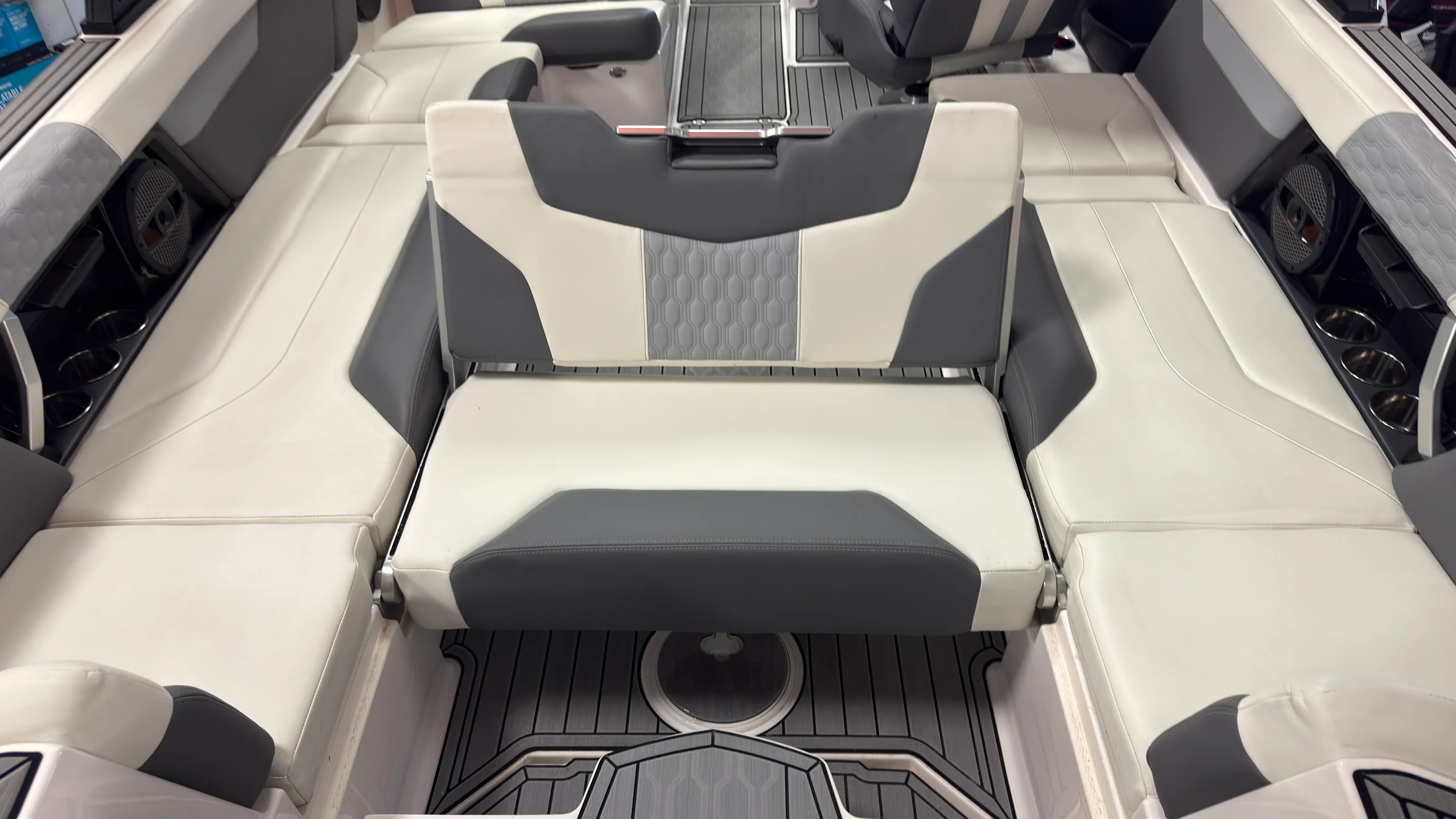 2024 Mastercraft XT25 Image Thumbnail #13