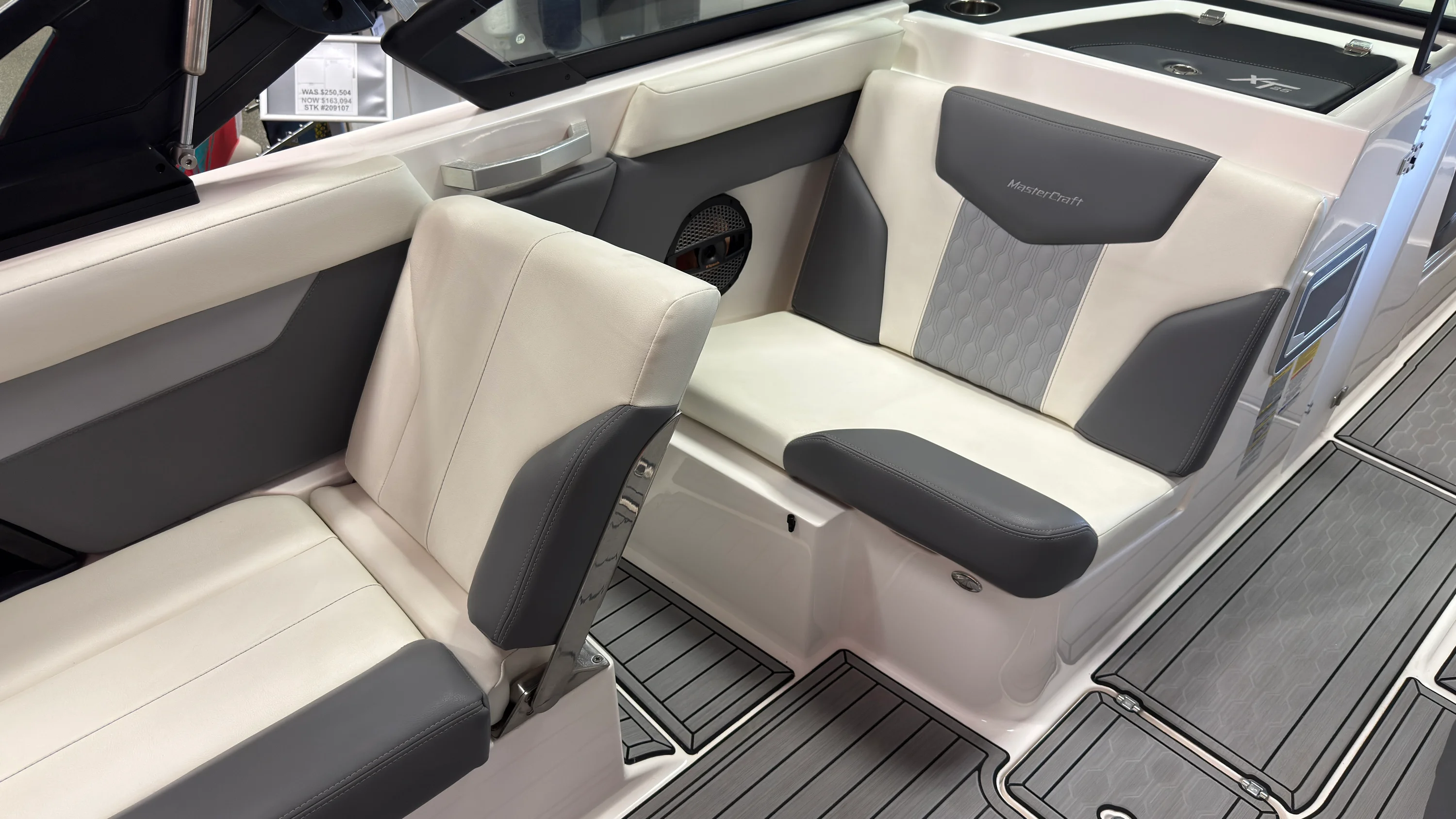 2024 Mastercraft XT25 Image Thumbnail #23