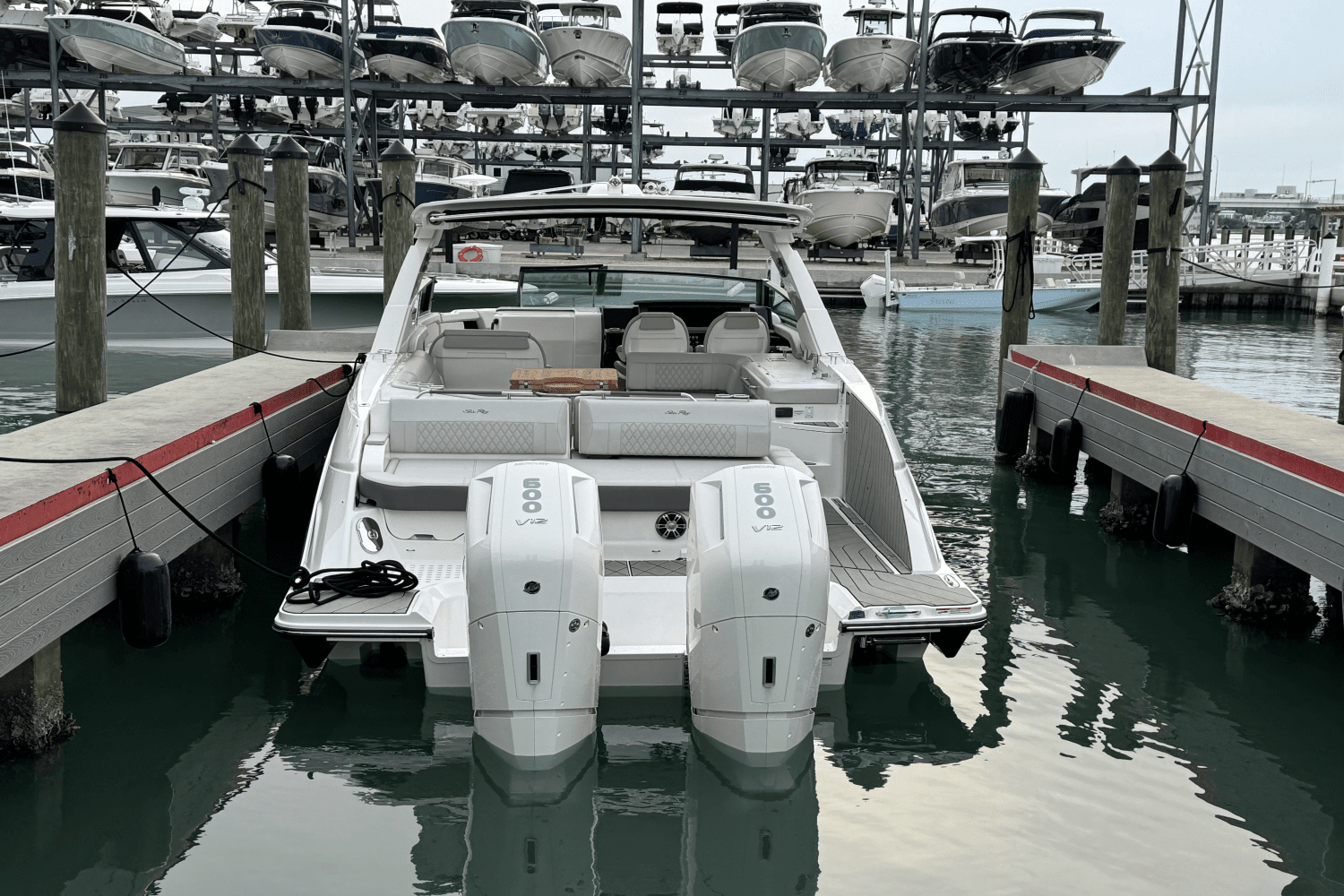 2024 Sea Ray
                                                             400 SLX Outboard Image Thumbnail #4