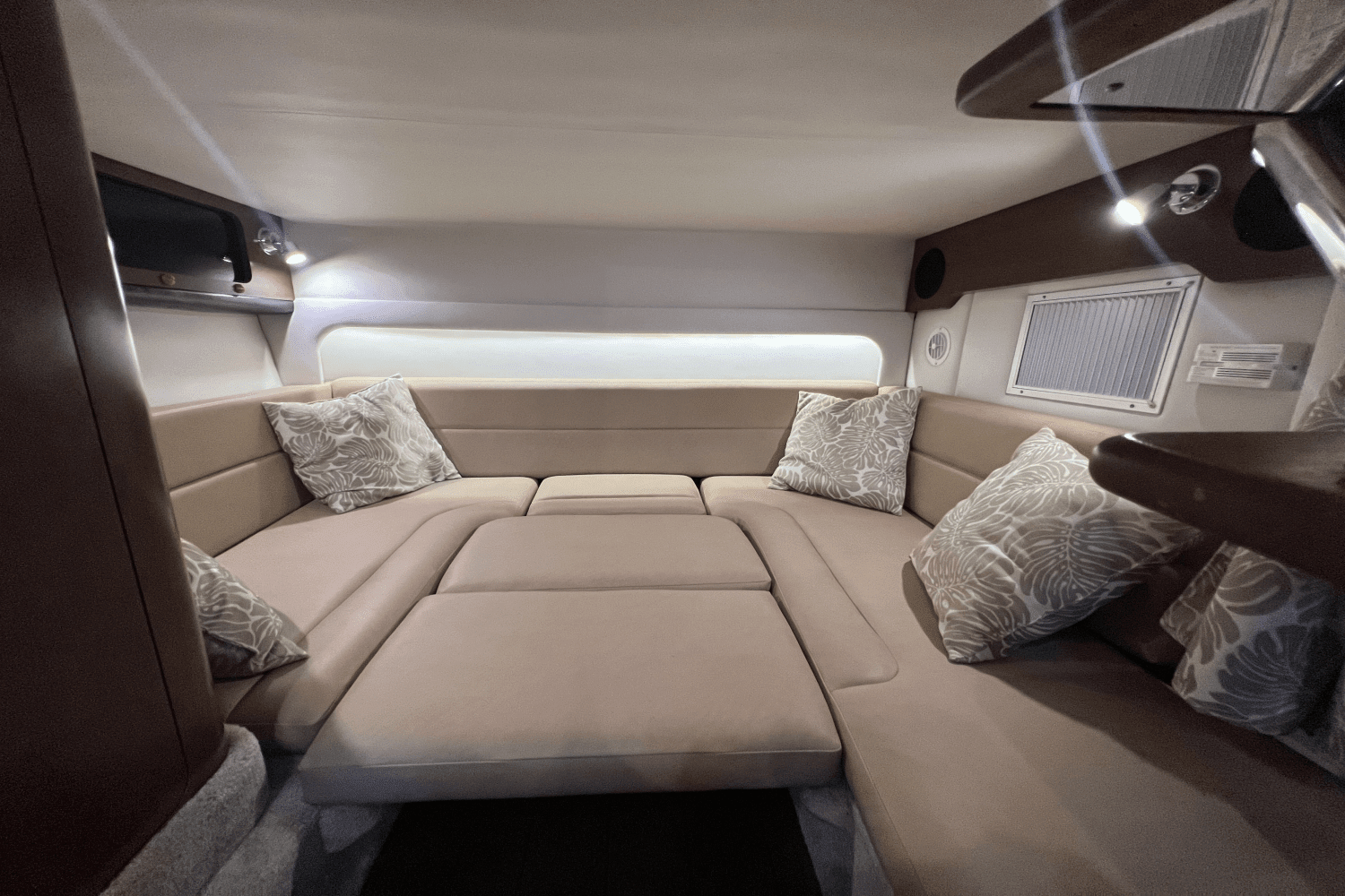 2016 Crownline
                                                             330 SY Image Thumbnail #39