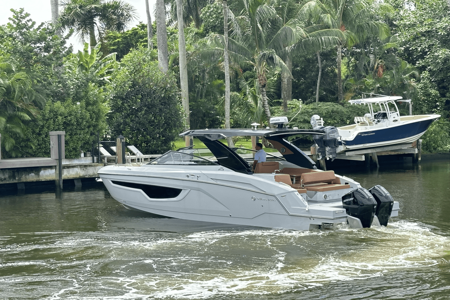 2024 Cruisers Yachts 34 GLS South Beach Outboard Image Thumbnail #6