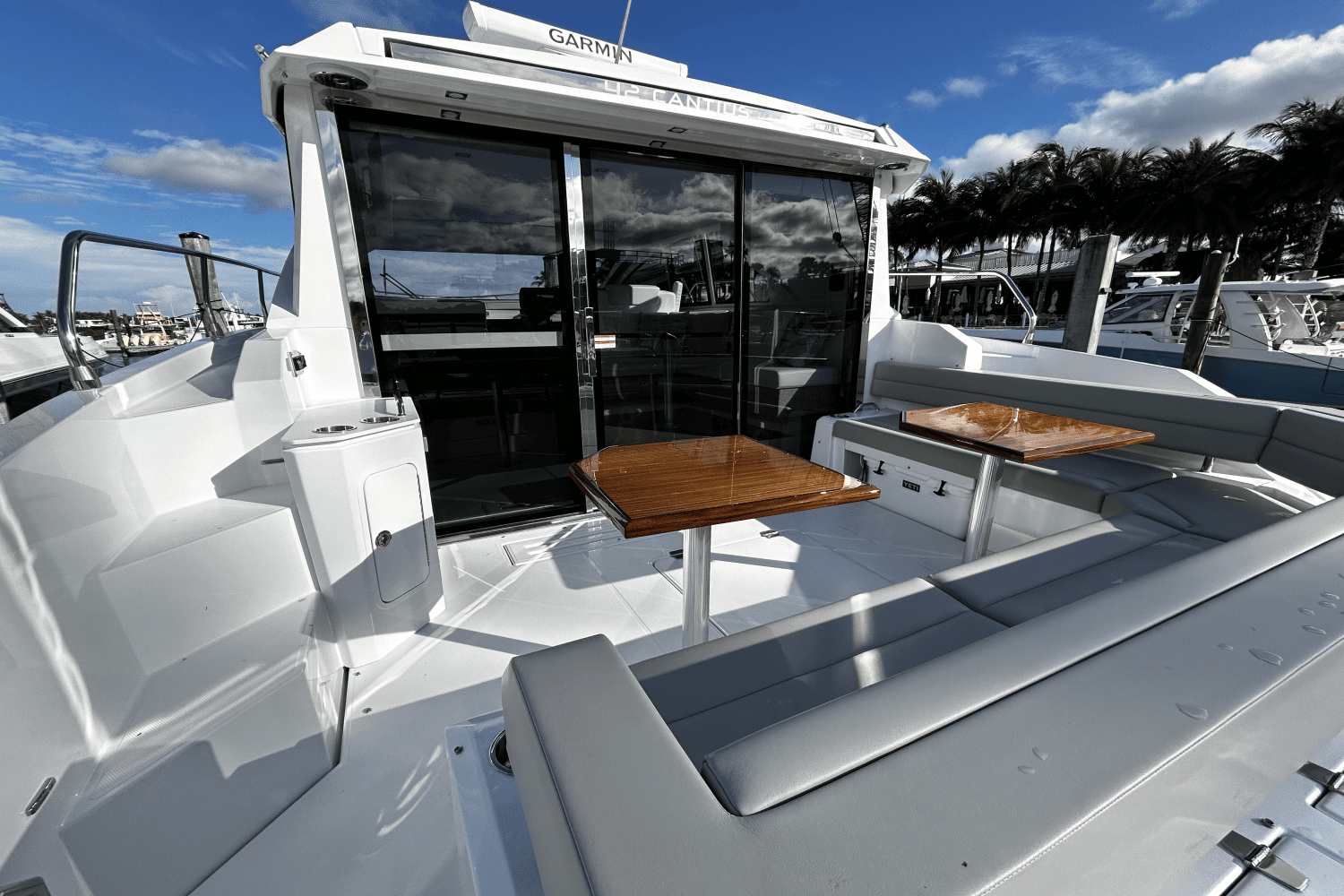 Thumbnail 4 for 2024 Cruisers Yachts 42 Cantius