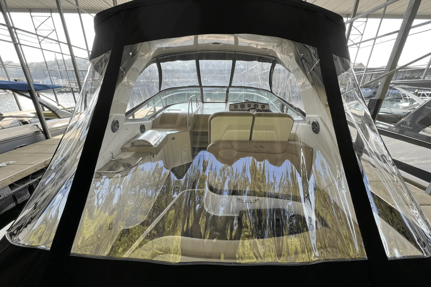 2016 Sea Ray 330 SUNDANCER Image Thumbnail #9