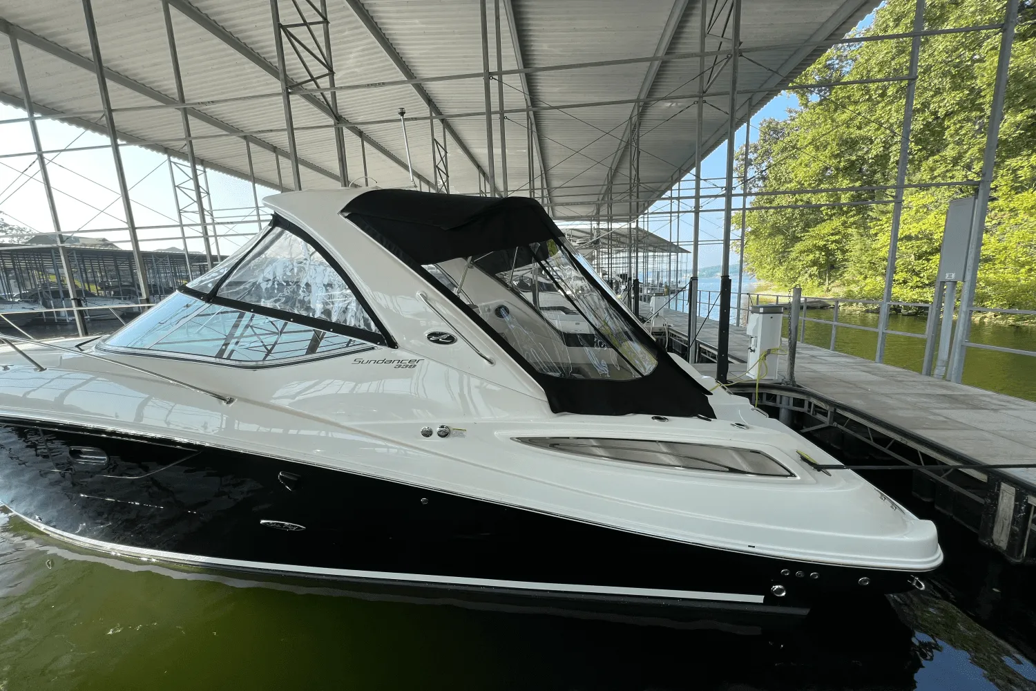 2016 Sea Ray 330 SUNDANCER Image Thumbnail #6