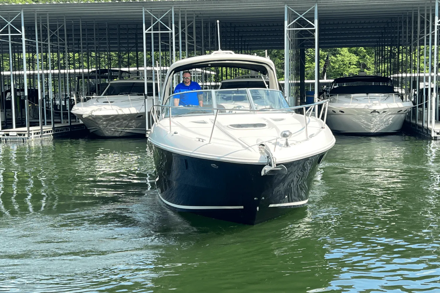 2016 Sea Ray 330 SUNDANCER Image Thumbnail #18
