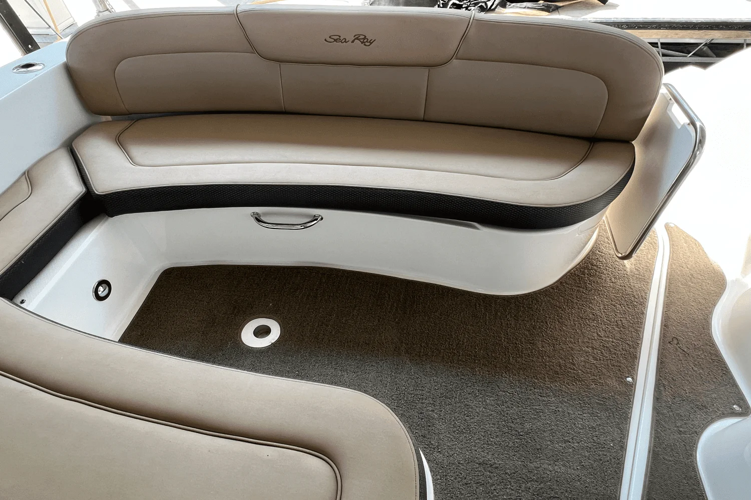 2016 Sea Ray 330 SUNDANCER Image Thumbnail #25