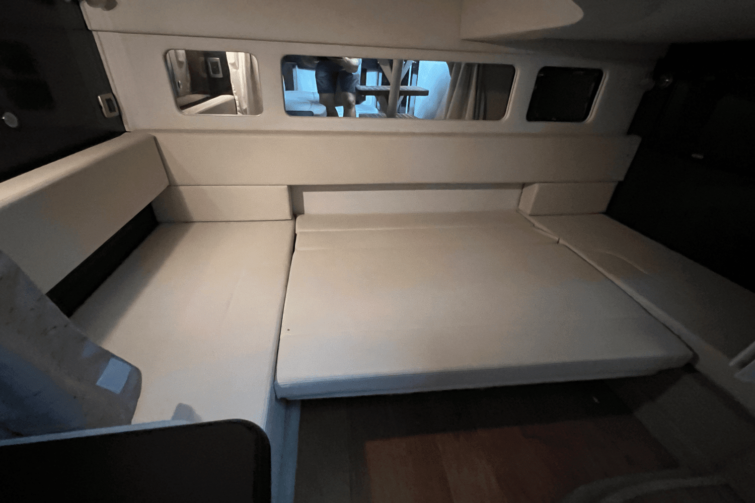 2016 Sea Ray 330 SUNDANCER Image Thumbnail #37