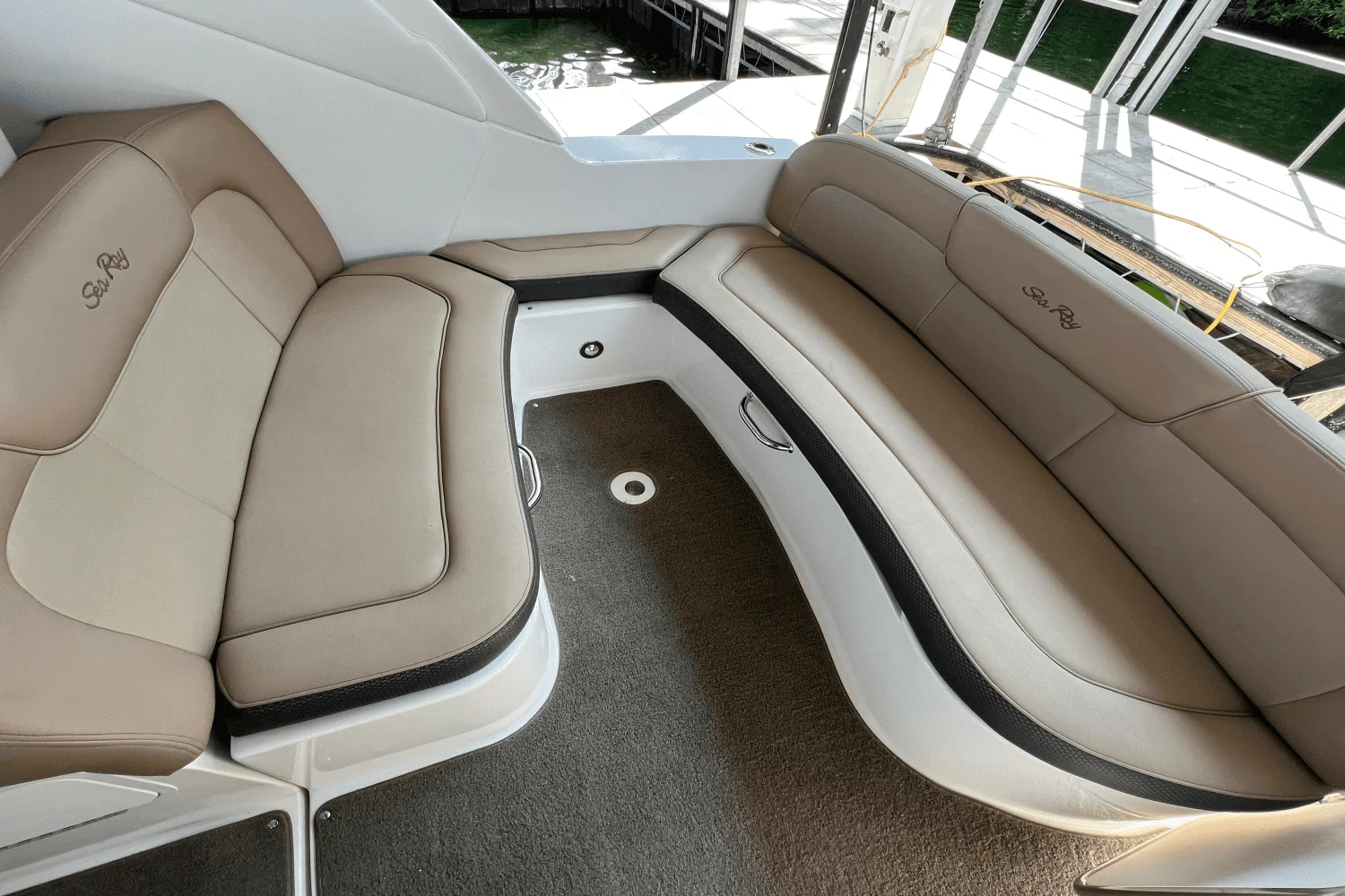 2016 Sea Ray 330 SUNDANCER Image Thumbnail #24
