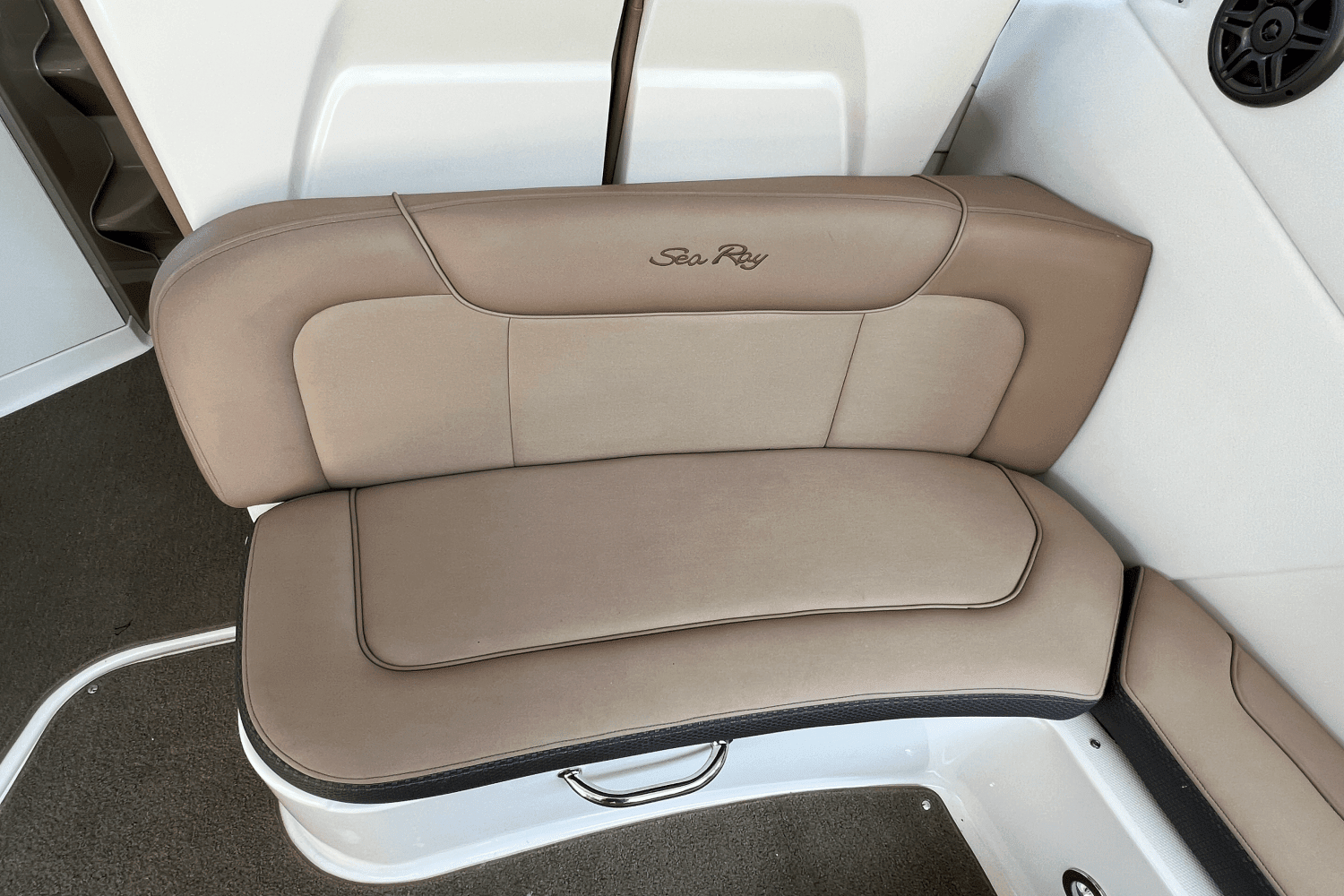 2016 Sea Ray 330 SUNDANCER Image Thumbnail #26