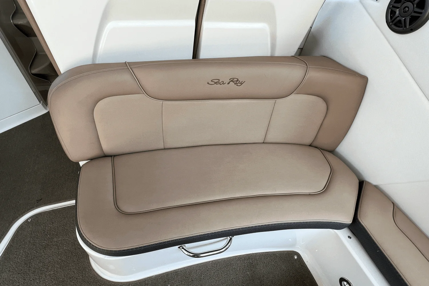 2016 Sea Ray 330 SUNDANCER Image Thumbnail #26