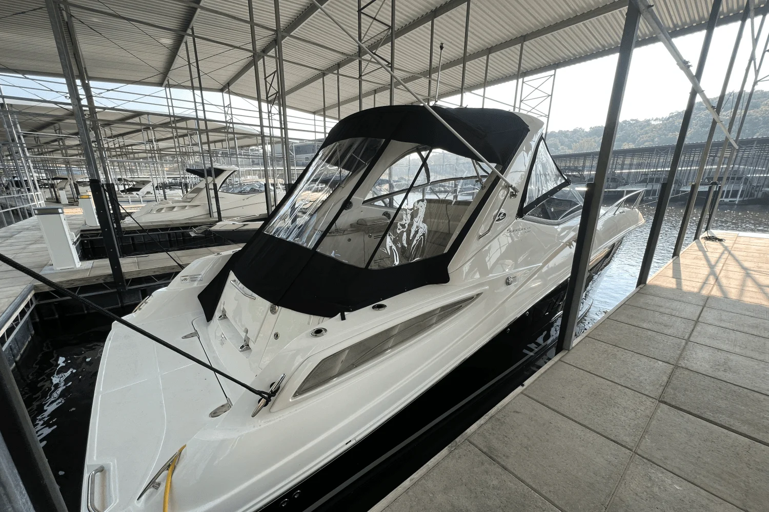 2016 Sea Ray 330 SUNDANCER Image Thumbnail #4