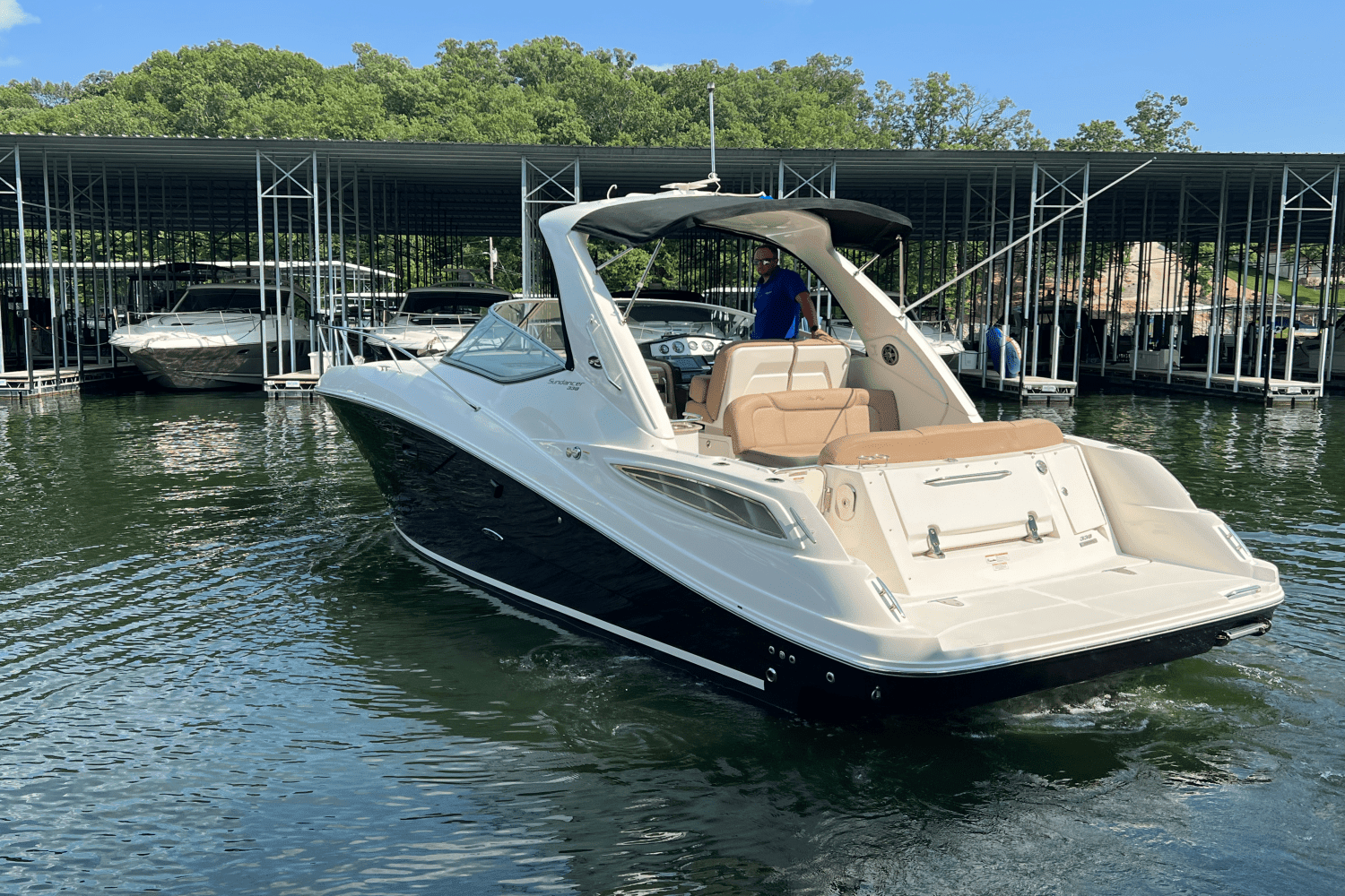 2016 Sea Ray 330 SUNDANCER Image Thumbnail #21