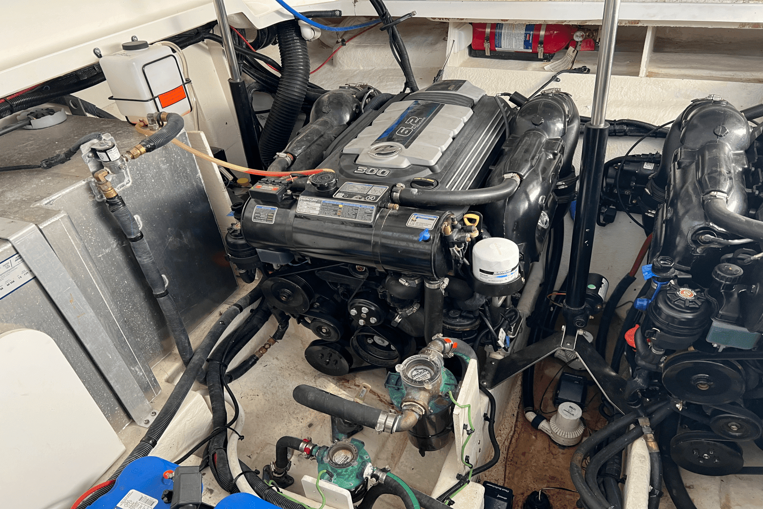 2016 Sea Ray 330 SUNDANCER Image Thumbnail #42