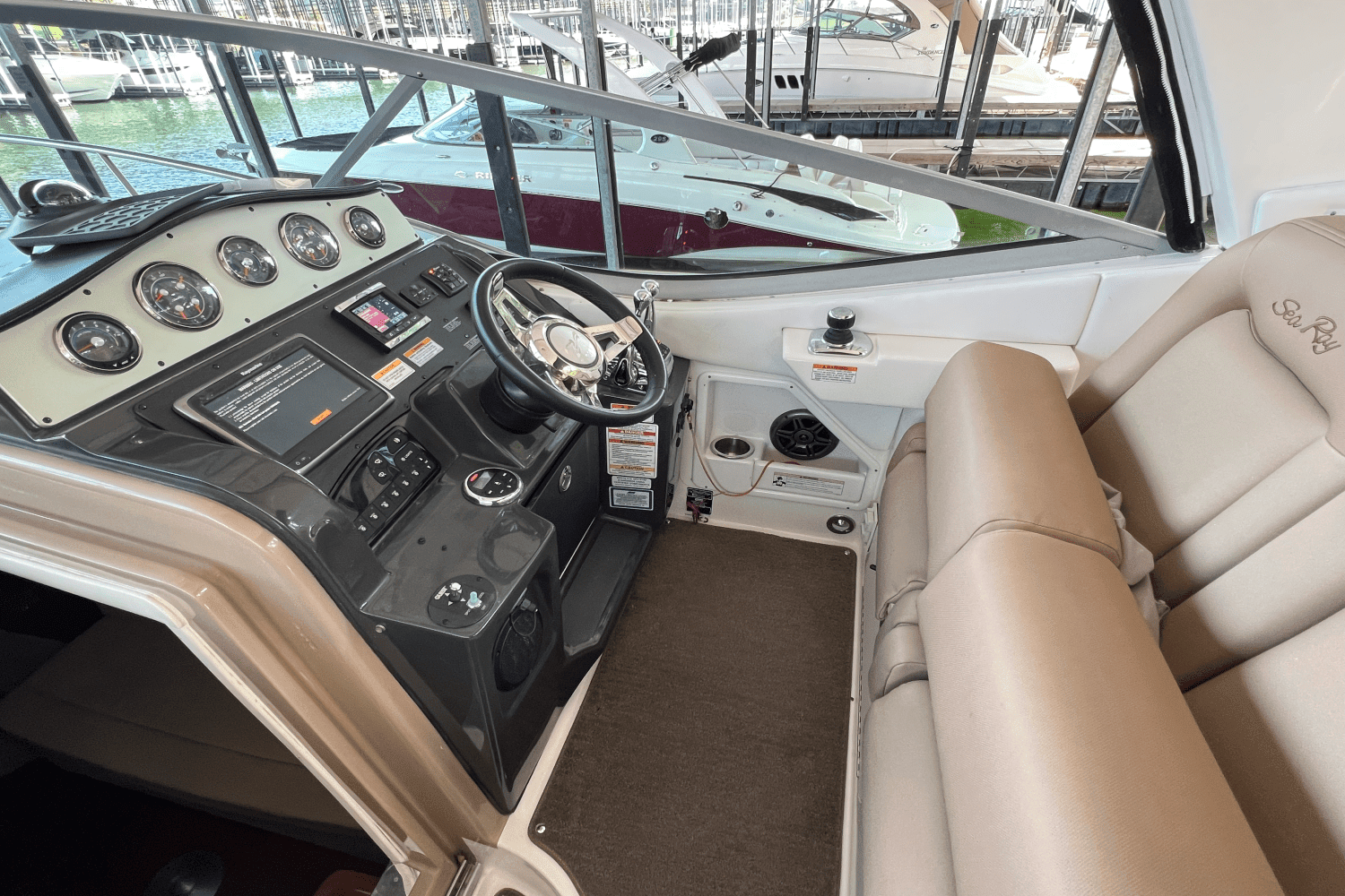 2016 Sea Ray 330 SUNDANCER Image Thumbnail #28