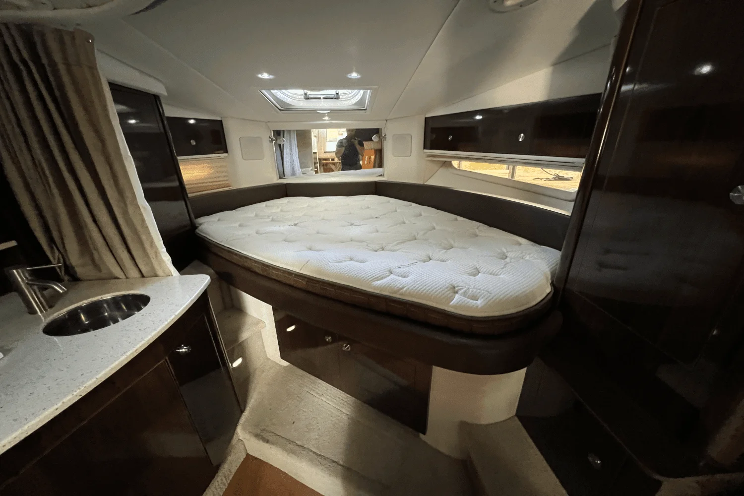 2016 Sea Ray 330 SUNDANCER Image Thumbnail #35